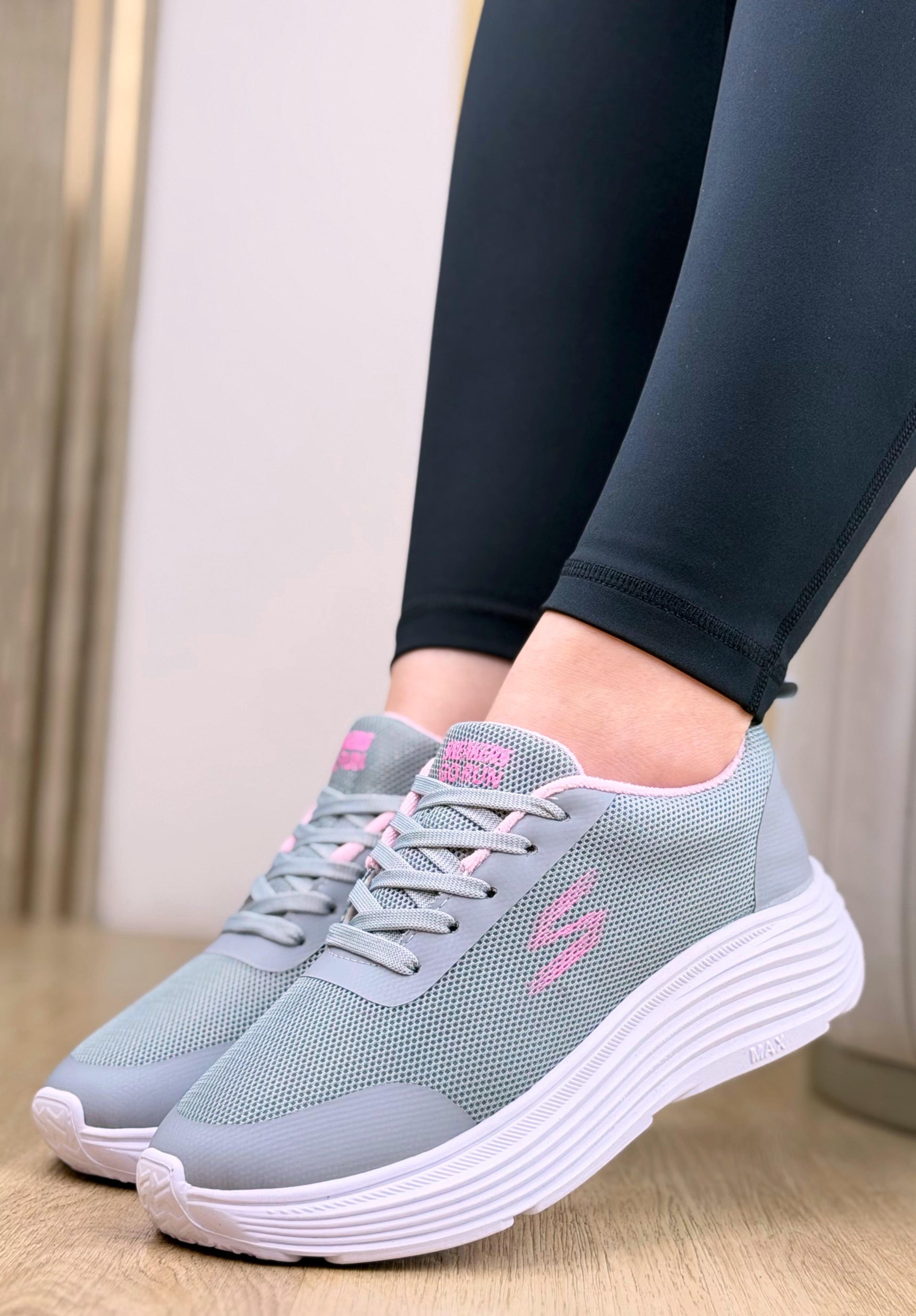 Tenis Ultraliviano